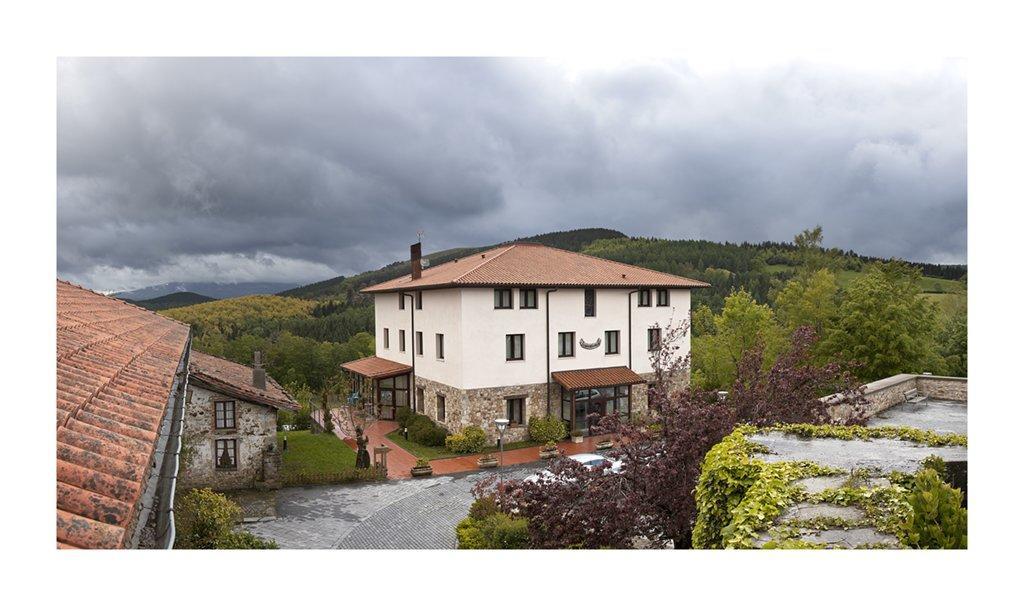 Hotel Santuario Urkiola - Lagunetxea Urquiola Luaran gambar